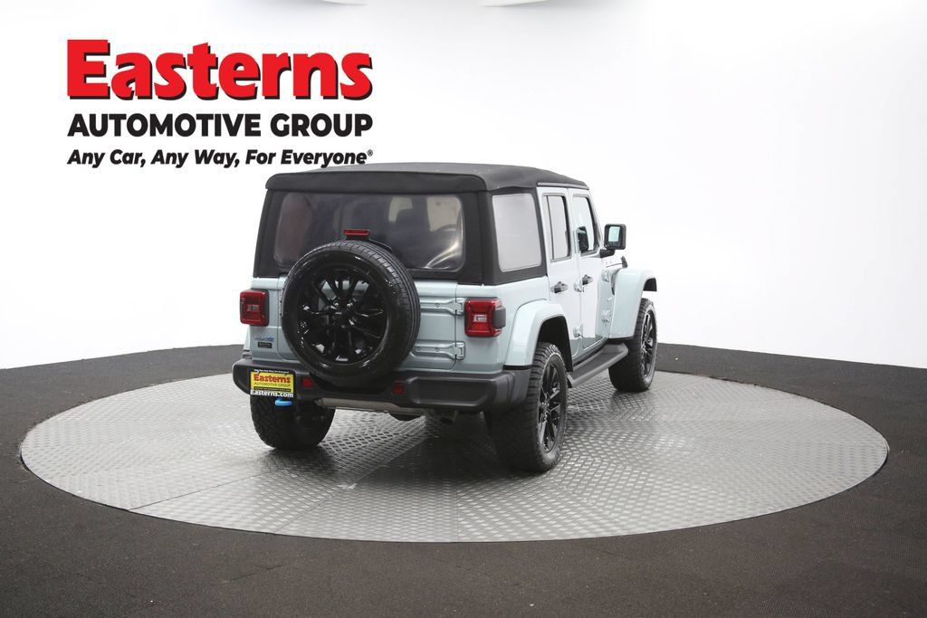 Used 2024 Jeep Wrangler Unlimited Sahara w/ Technology Group AWD/4WD image 39