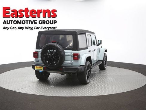 Used 2024 Jeep Wrangler Unlimited Sahara w/ Technology Group AWD/4WD image 39