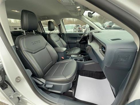 Certified 2025 Ford Maverick Lobo image 25