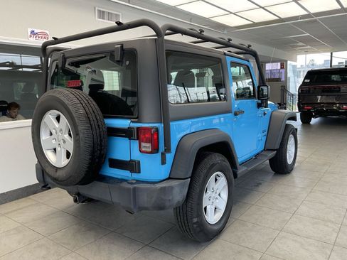 Used 2018 Jeep Wrangler Sport AWD/4WD image 5