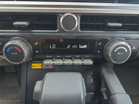 Used 2025 Toyota 4Runner TRD Off-Road Premium w/ Tow Technology Package AWD/4WD image 17