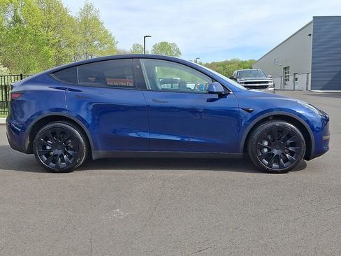 Used 2024 Tesla Model Y Long Range AWD/4WD image 8