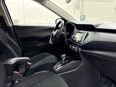 Used 2024 Nissan Kicks S image 21