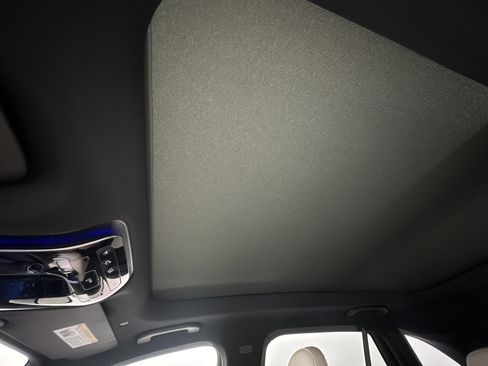 Used 2026 Mercedes-Benz GLC 300 4MATIC image 21