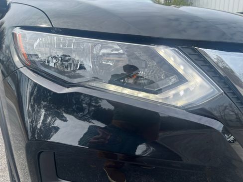 Used 2019 Nissan Rogue SV image 24