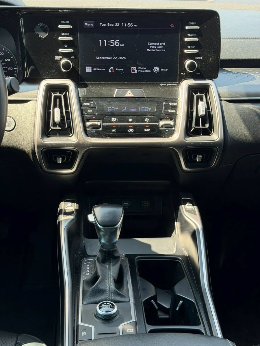 Used 2021 Kia Sorento S w/ Panoramic Sunroof Package FWD image 16