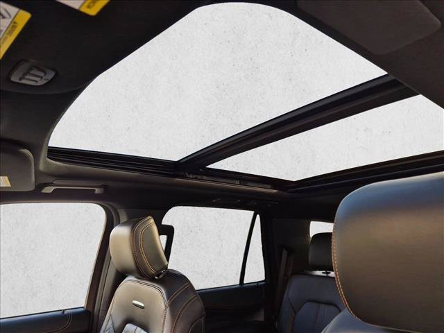 Used 2022 Ford Expedition Platinum AWD/4WD image 23