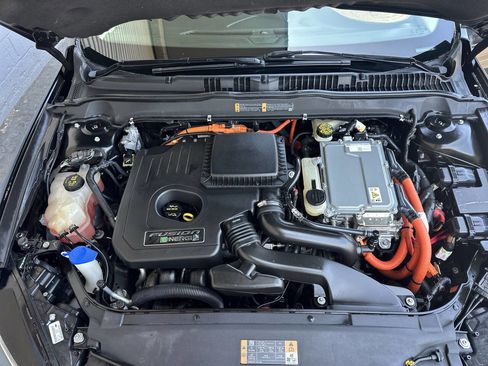 Used 2013 Ford Fusion Energi SE FWD image 19