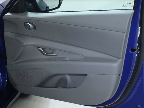 Used 2024 Hyundai Elantra SE FWD image 33
