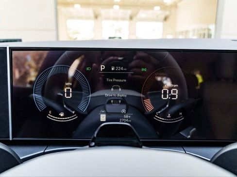 New 2025 Hyundai Santa Fe SEL FWD image 14