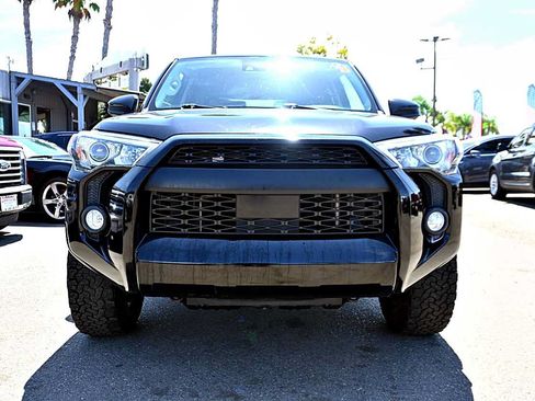 Used 2020 Toyota 4Runner SR5 RWD image 2