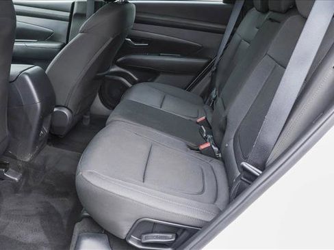 Certified 2025 Hyundai Tucson SE image 23
