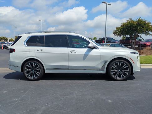 Certified 2025 BMW X7 xDrive40i w/ Executive Package AWD/4WD image 11