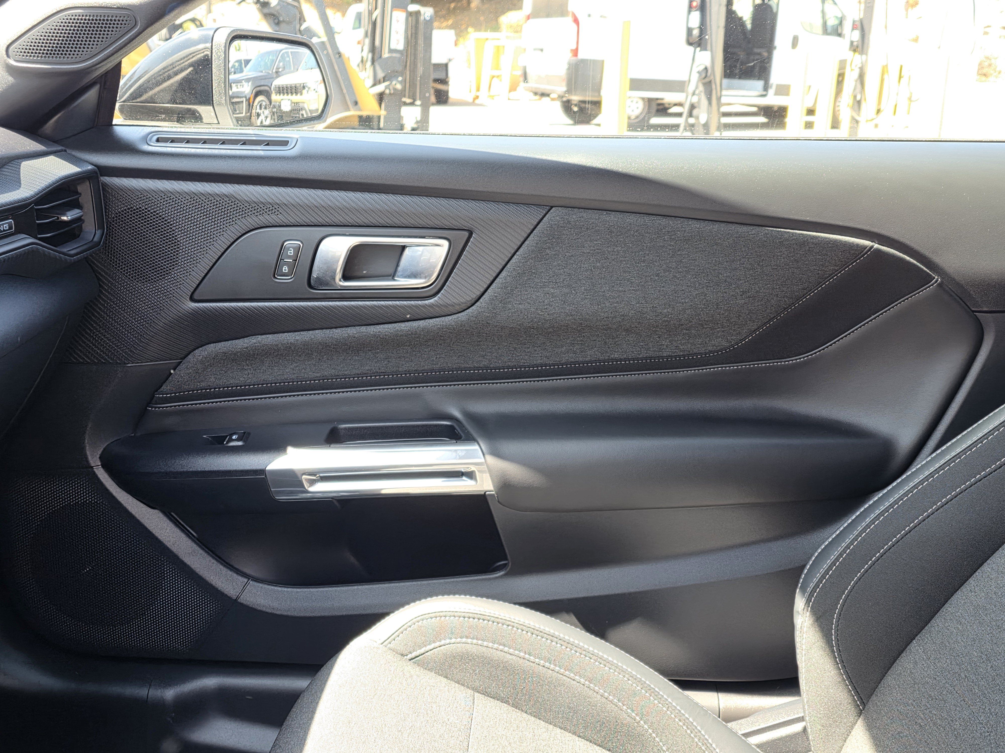 Used 2025 Ford Mustang Coupe RWD image 12