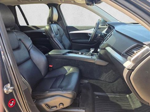 Used 2018 Volvo XC90 T6 Momentum w/ Convenience Package image 13