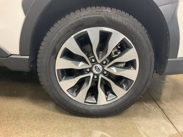 Used 2025 Subaru Outback Limited AWD/4WD image 18