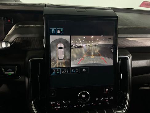 Used 2026 GMC Yukon Elevation w/ Elevation Premium Package image 18