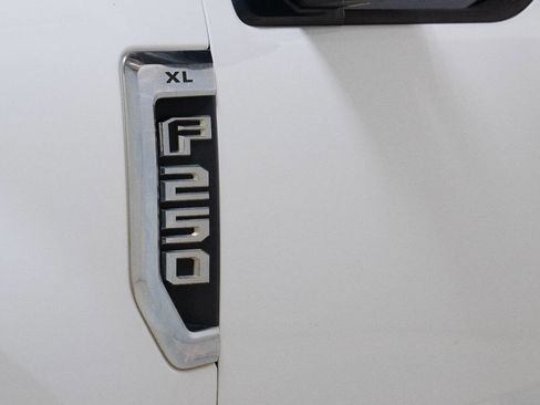 Used 2019 Ford F250 XL w/ Power Equipment Group image 27