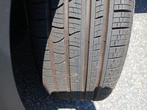 New 2025 Volkswagen Tiguan SE image 26