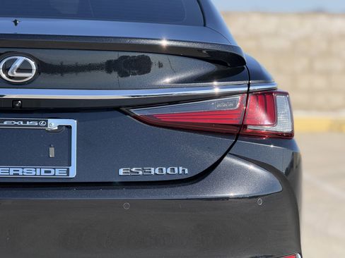 Certified 2025 Lexus ES 300h w/ Premium Package FWD image 12