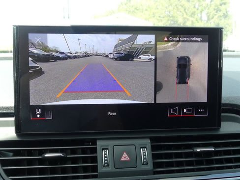 Used 2025 Audi Q5 e Premium Plus w/ Premium Plus Package image 9