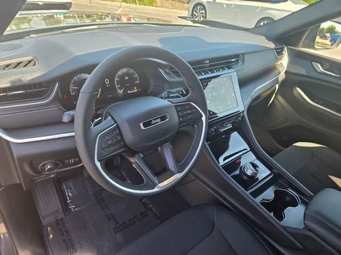 New 2026 Jeep Grand Cherokee L 4WD image 10