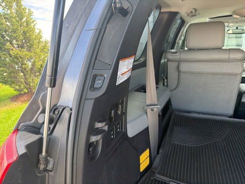Used 2017 Toyota Sequoia Platinum AWD/4WD image 10