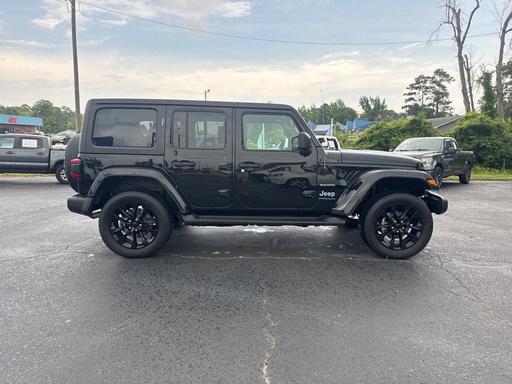 Used 2023 Jeep Wrangler Unlimited Sahara w/ Cold Weather Group AWD/4WD image 6