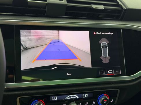 Certified 2025 Audi Q3 2.0T Premium image 29