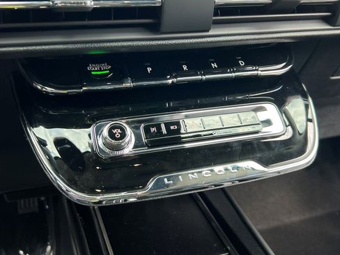 New 2026 Lincoln Corsair Premiere image 17