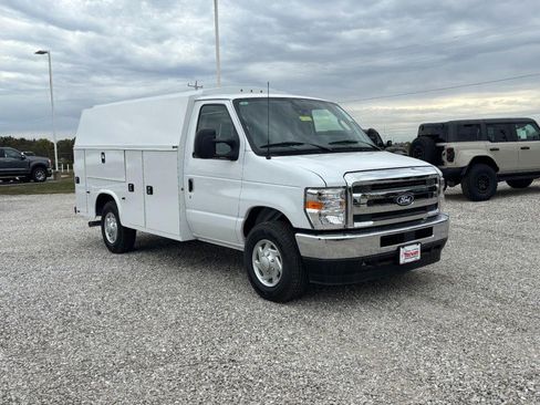 New 2026 Ford E-350 and Econoline 350 Super Duty w/ Power Equipment Group image 3