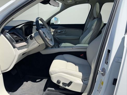 Used 2024 Volvo XC90 B5 Plus AWD/4WD image 15