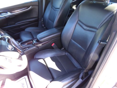 Used 2014 Cadillac XTS Luxury image 29