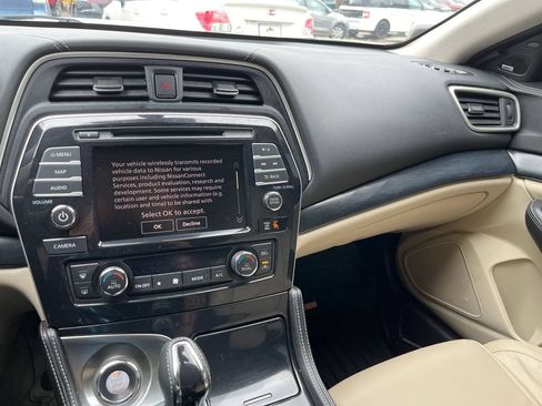 Used 2020 Nissan Maxima Platinum w/ Sport Mat Group FWD image 15