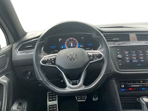 Used 2022 Volkswagen Tiguan SE R-Line FWD image 18
