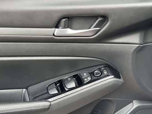 Used 2023 Nissan Altima 2.5 SV image 18