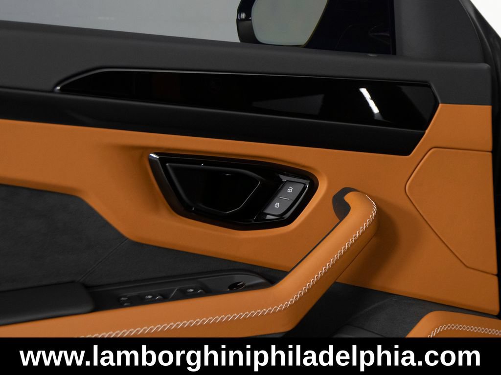 Used 2025 Lamborghini Urus S AWD/4WD image 13