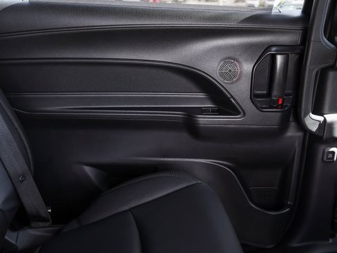 New 2026 Toyota Sienna XLE Woodland Edition AWD/4WD image 30