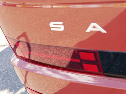 Used 2024 Hyundai Santa Fe Limited image 17