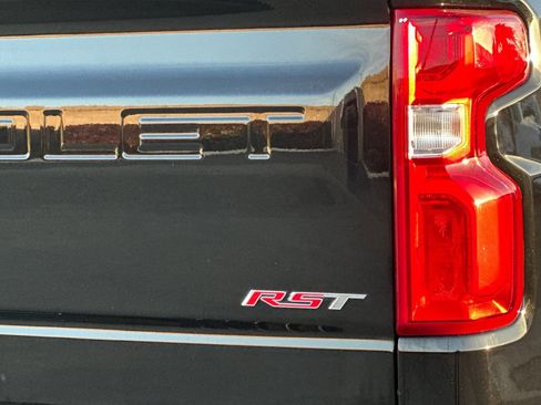 Used 2022 Chevrolet Silverado 1500 RST image 31