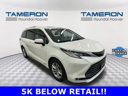 Used 2021 Toyota Sienna Limited image 7