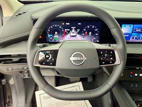 Used 2025 Nissan Murano SV AWD/4WD image 12
