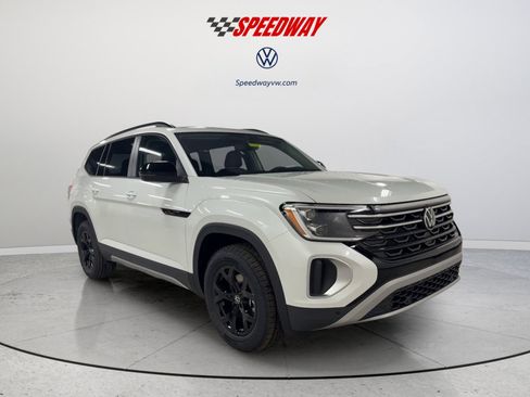 New 2026 Volkswagen Atlas Peak Edition AWD/4WD image 2