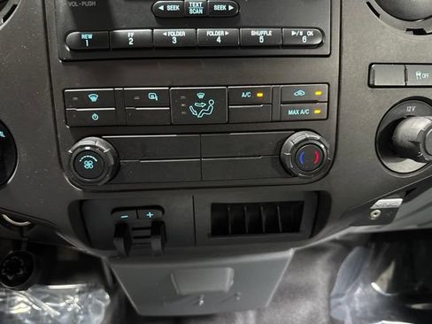 Used 2016 Ford F250 XL w/ Power Equipment Group AWD/4WD image 17