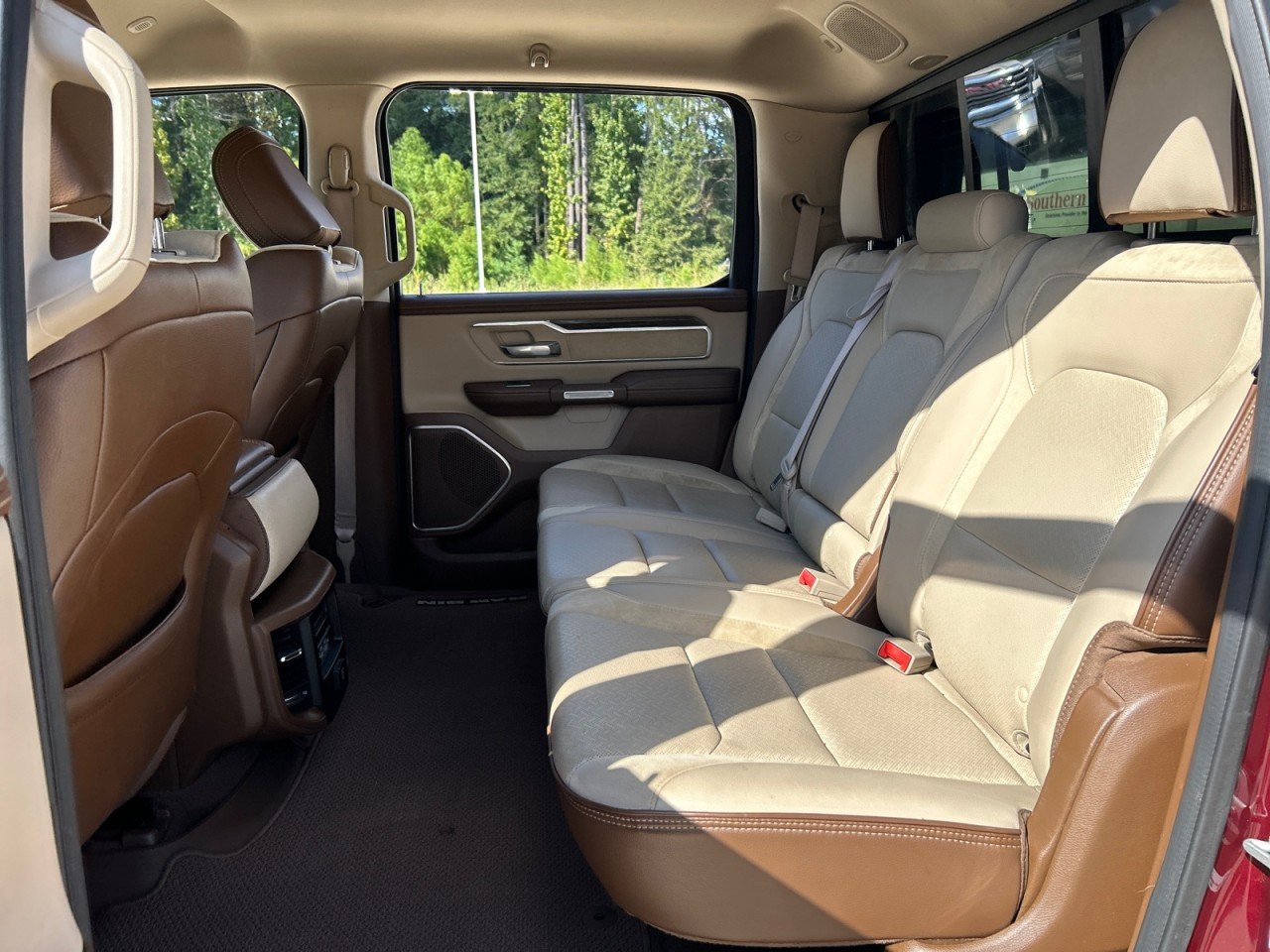 Used 2019 RAM 1500 Laramie AWD/4WD image 20