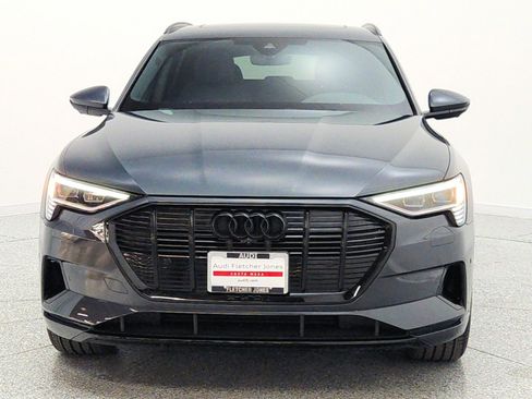 Used 2023 Audi e-tron Premium Plus w/ Premium Plus Package AWD/4WD image 2