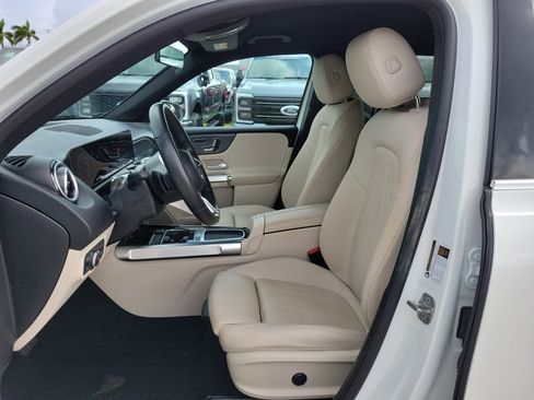 Used 2025 Mercedes-Benz GLB 250 image 10