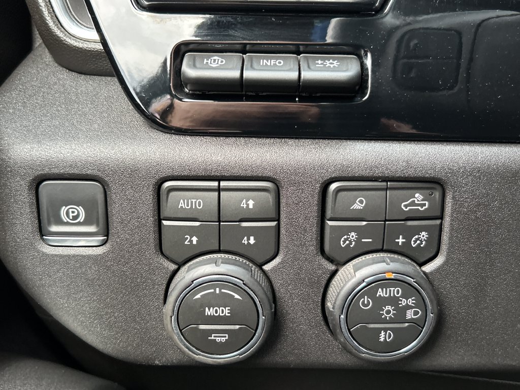 Used 2026 Chevrolet Silverado 2500 LTZ w/ LTZ Premium Package AWD/4WD image 14