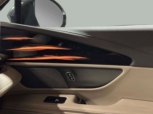 Certified 2024 Lincoln Nautilus Reserve image 16