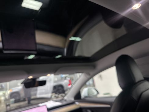 Used 2022 Tesla Model 3 Long Range AWD/4WD image 34